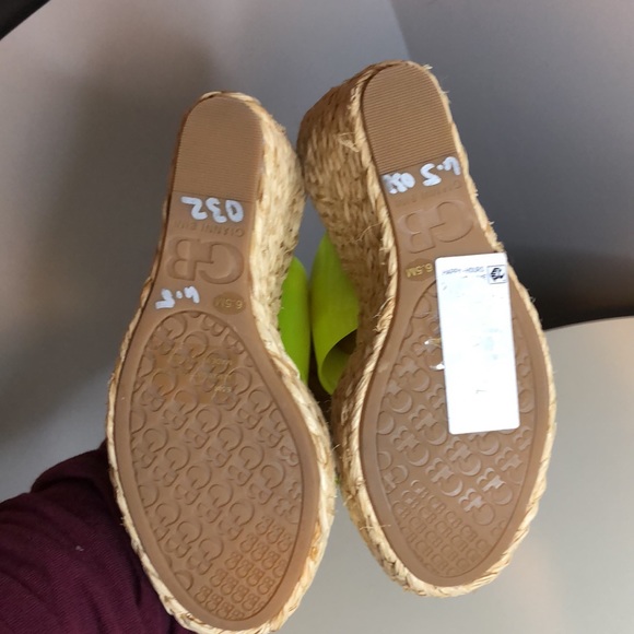 Gianni Bini After Hours Raffia Vinyl Wedge - Picture 6 of 7